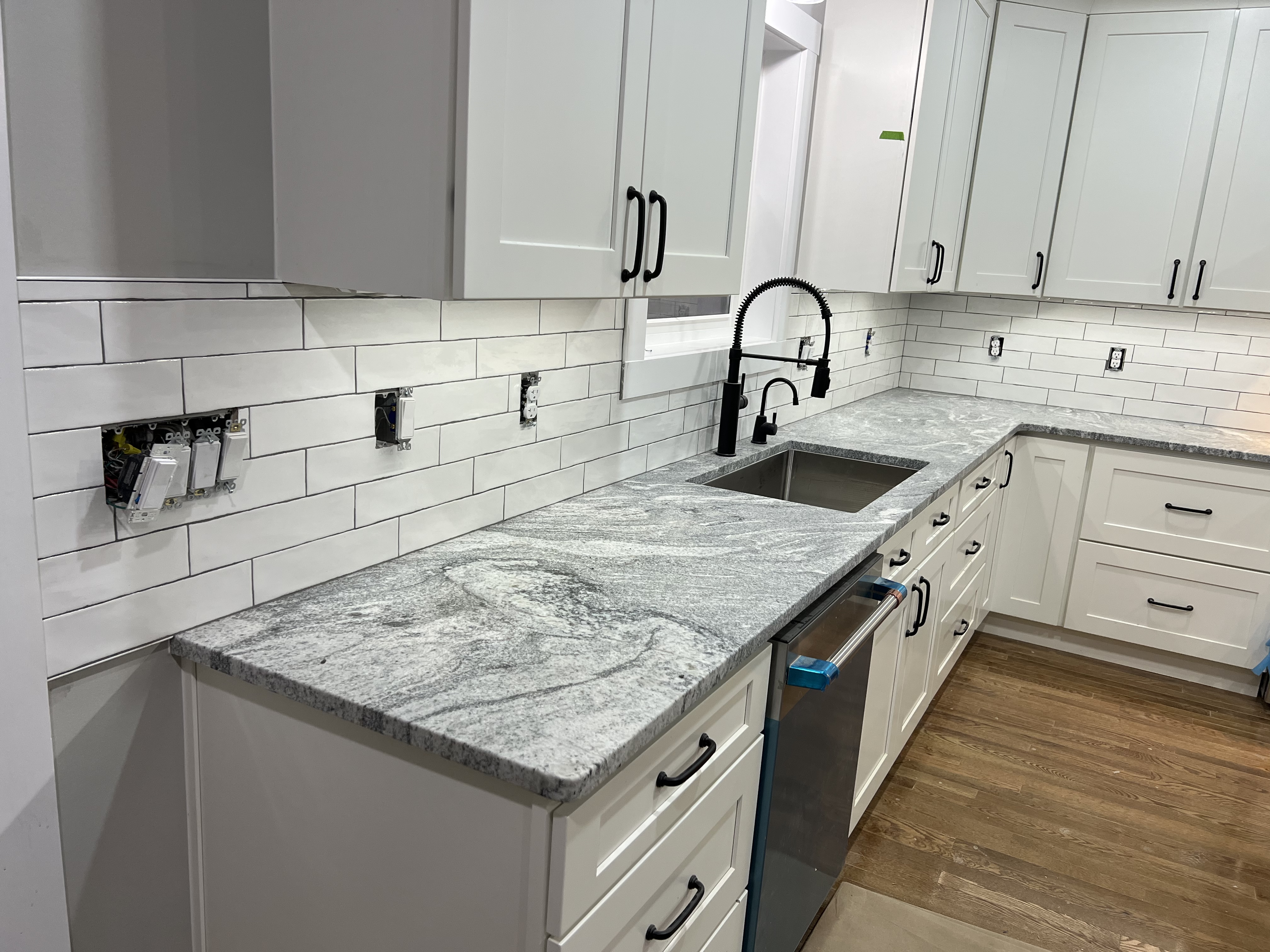 Kitchen subway tile backsplash
